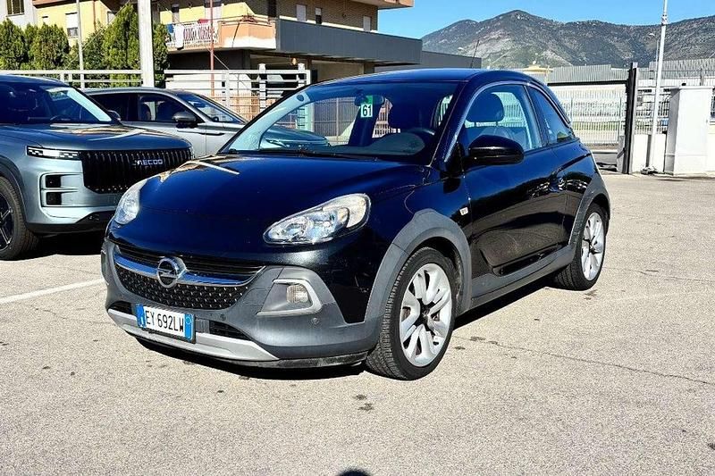 Usata Opel Adam Rocks Rocks 70 CV (51 kW) 2015 Nero Utilitaria