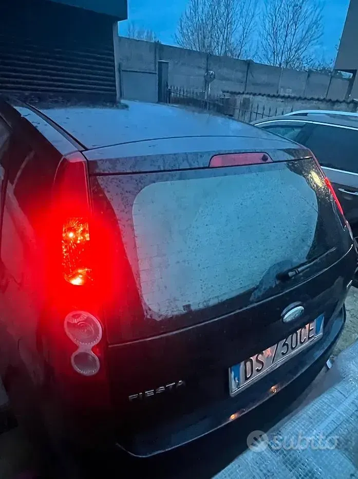 Usata Ford Fiesta 68 CV (50 kW) 2008 Nero Utilitaria