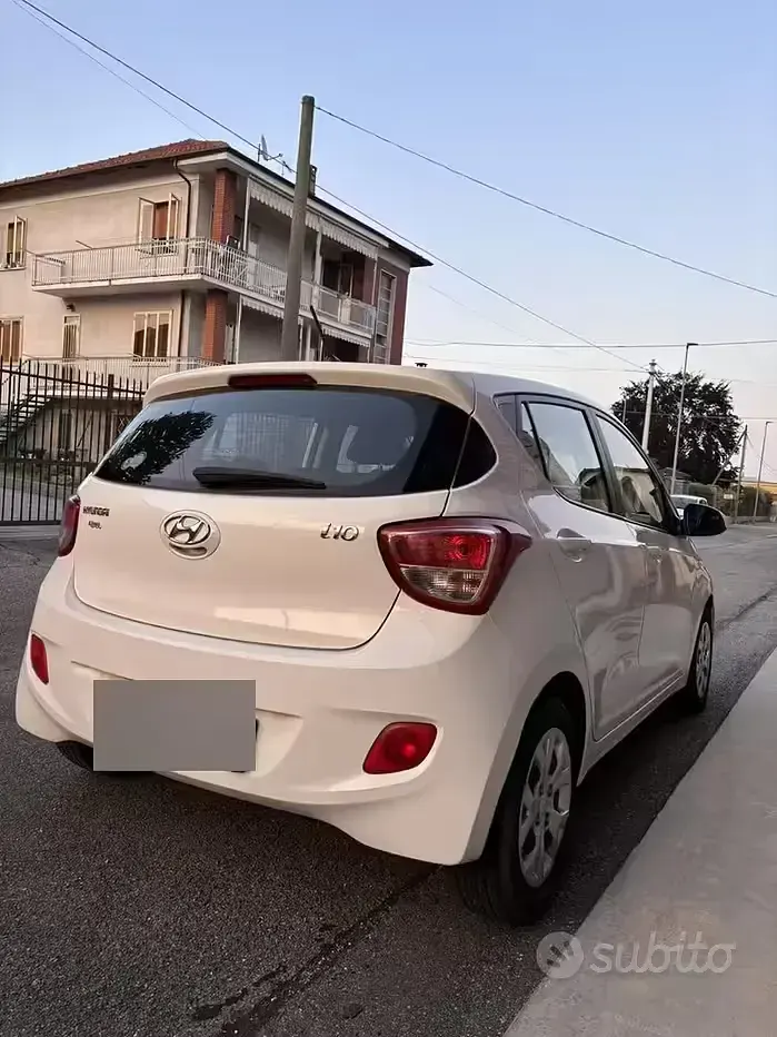 Usata Hyundai i10 66 CV (48 kW) 2014 Bianco Utilitaria