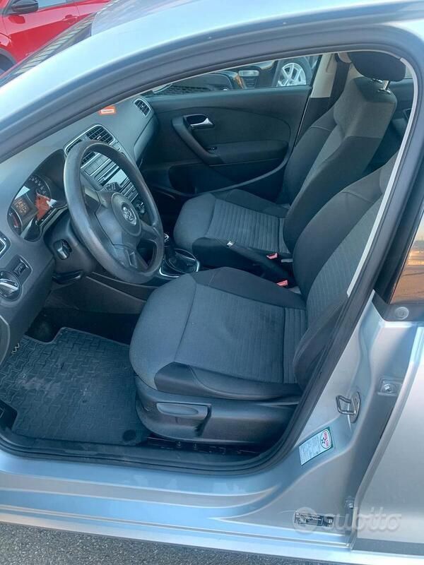 Usata VW Polo 95 CV (69 kW) 2009 Argento Berlina