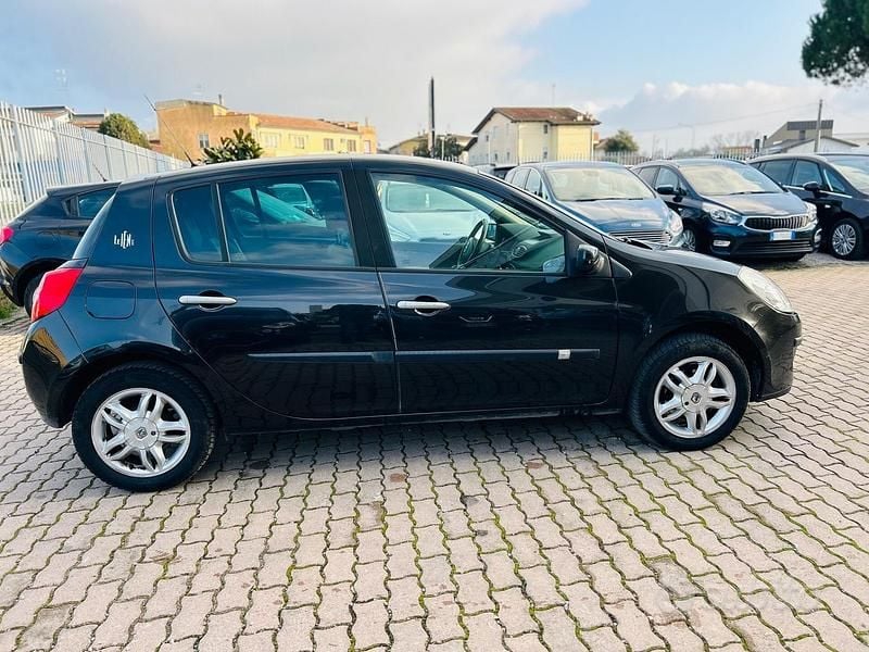 Usata Renault Clio II LE 75 CV (55 kW) 2008 Nero Berlina