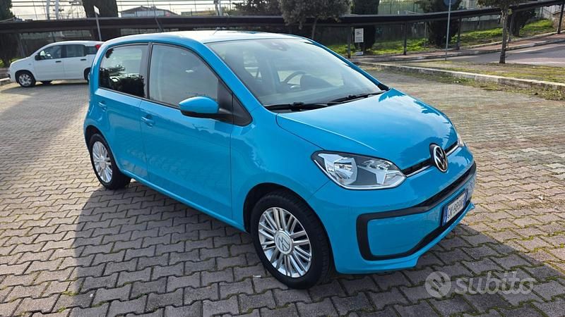 Usata VW up! Move 65 CV (47 kW) 2022 Blu Utilitaria