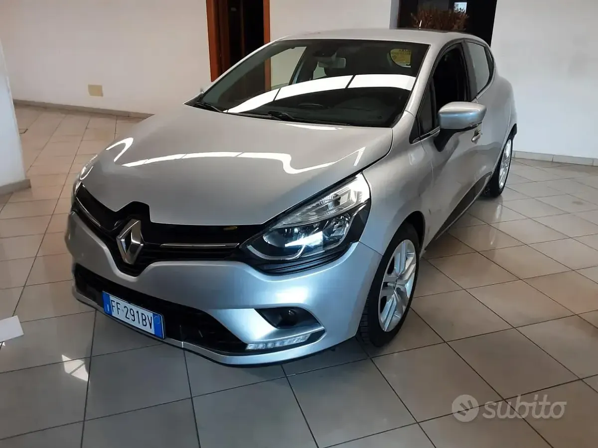 Usata Renault Clio IV Life 73 CV (53 kW) 2016 Grigio Berlina