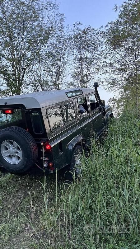 Usata Land Rover Defender 68 CV (50 kW) 2004 Verde SUV