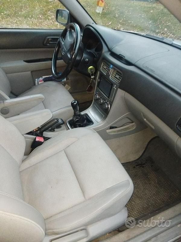 Usata Subaru Forester 2003 Grigio SUV