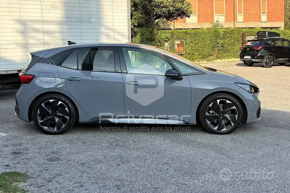 Usata Cupra Born e-Boost 69 kW (95 CV) 2023 Grigio Utilitaria