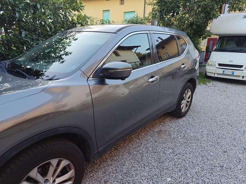 Usata Nissan X-Trail Acenta Premium 131 CV (96 kW) 2016 Grigio SUV