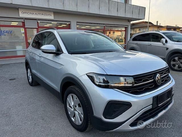 Usata VW T-Cross Life 116 CV (85 kW) 2024 Grigio chiaro SUV