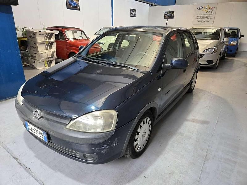 Usata Opel Corsa Elegance 75 CV (55 kW) 2002 Blu/azzurro Utilitaria