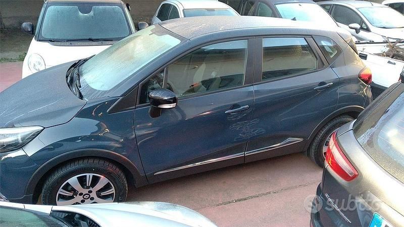 Usata Renault Captur 90 CV (66 kW) 2016 Grigio SUV