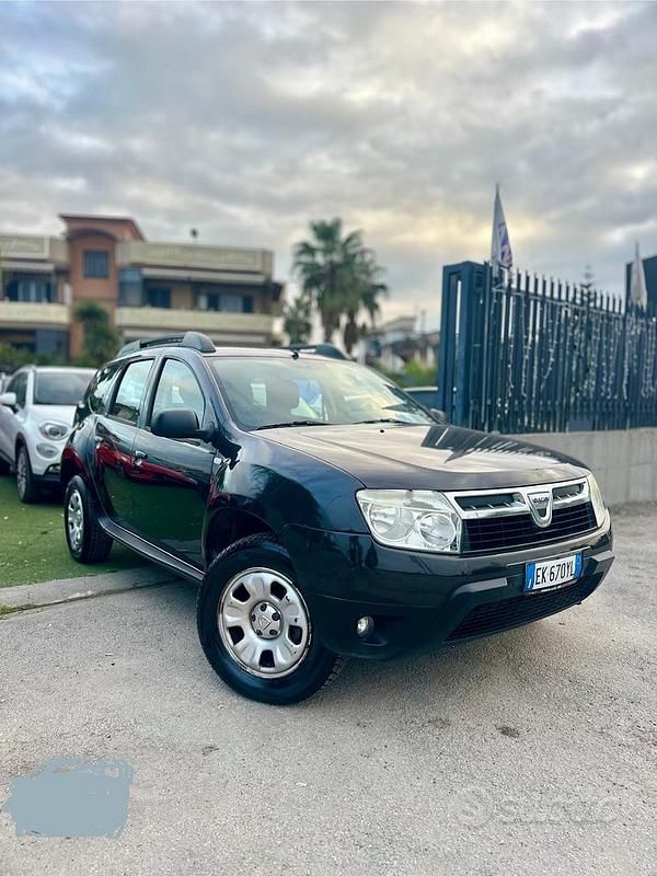 Usata Dacia Duster Lauréate 110 CV (80 kW) 2012 Nero SUV