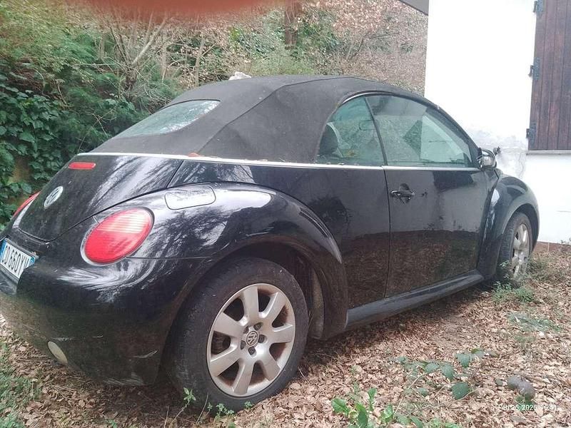 Usata VW New Beetle 102 CV (75 kW) 2003 Nero Utilitaria