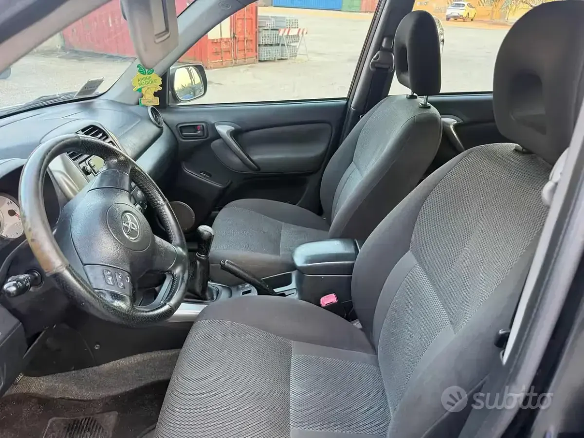 Usata Toyota RAV4 Sol 116 CV (85 kW) 2003 Nero SUV