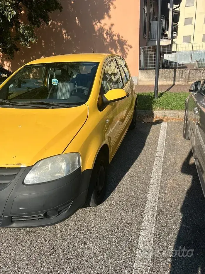 Usata VW Fox 60 CV (44 kW) 2011 Giallo Utilitaria