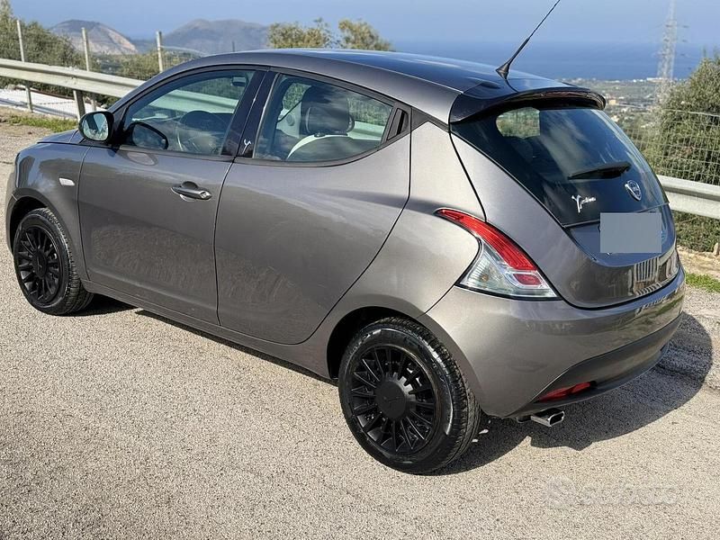 Usata Lancia Ypsilon 95 CV (69 kW) 2015 Utilitaria
