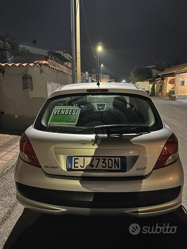 Usata Peugeot 207 68 CV (50 kW) 2011 Grigio Berlina