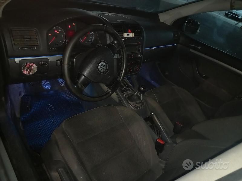 Usado VW Golf V 170 CV (125 kW) 2007 Gris Berlina