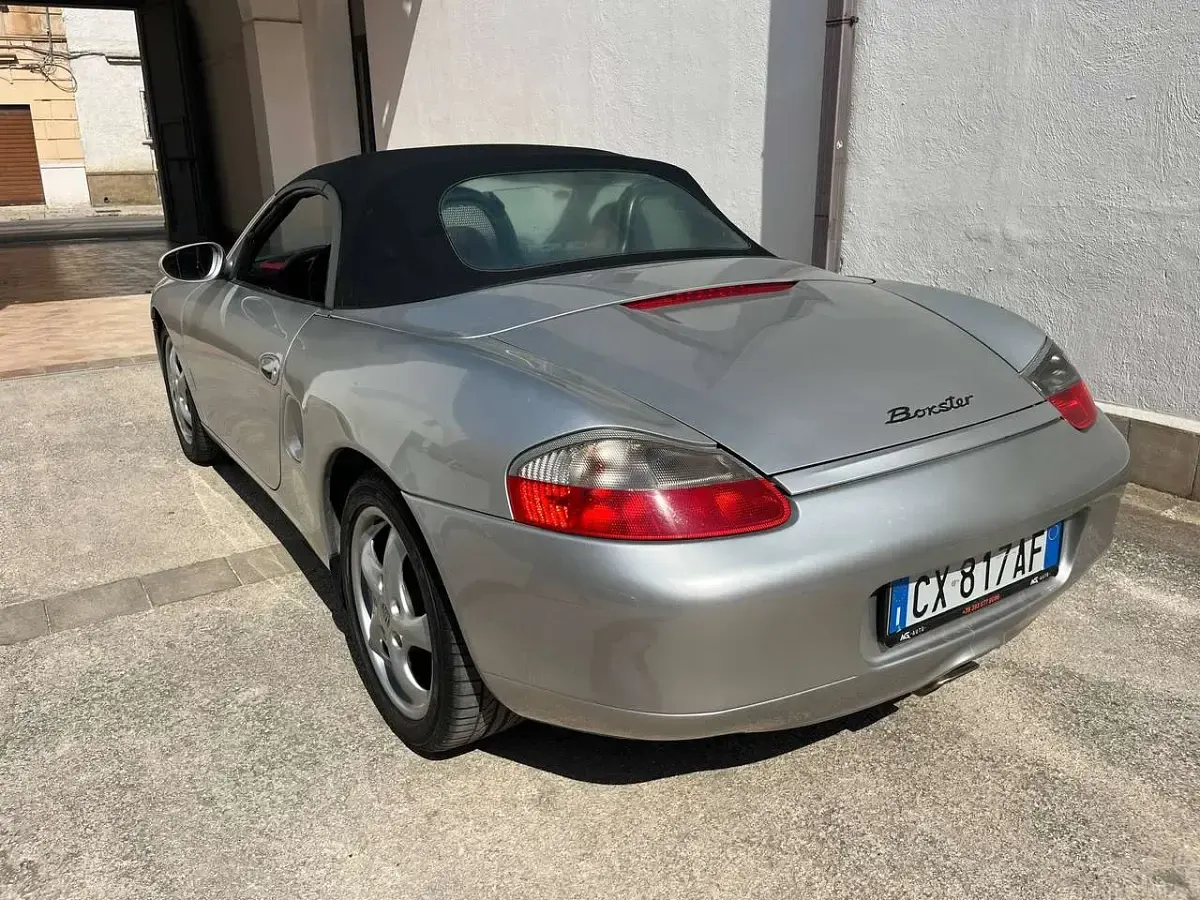 Usata Porsche 986 Boxster 204 CV (150 kW) 1996 Argento Cabrio
