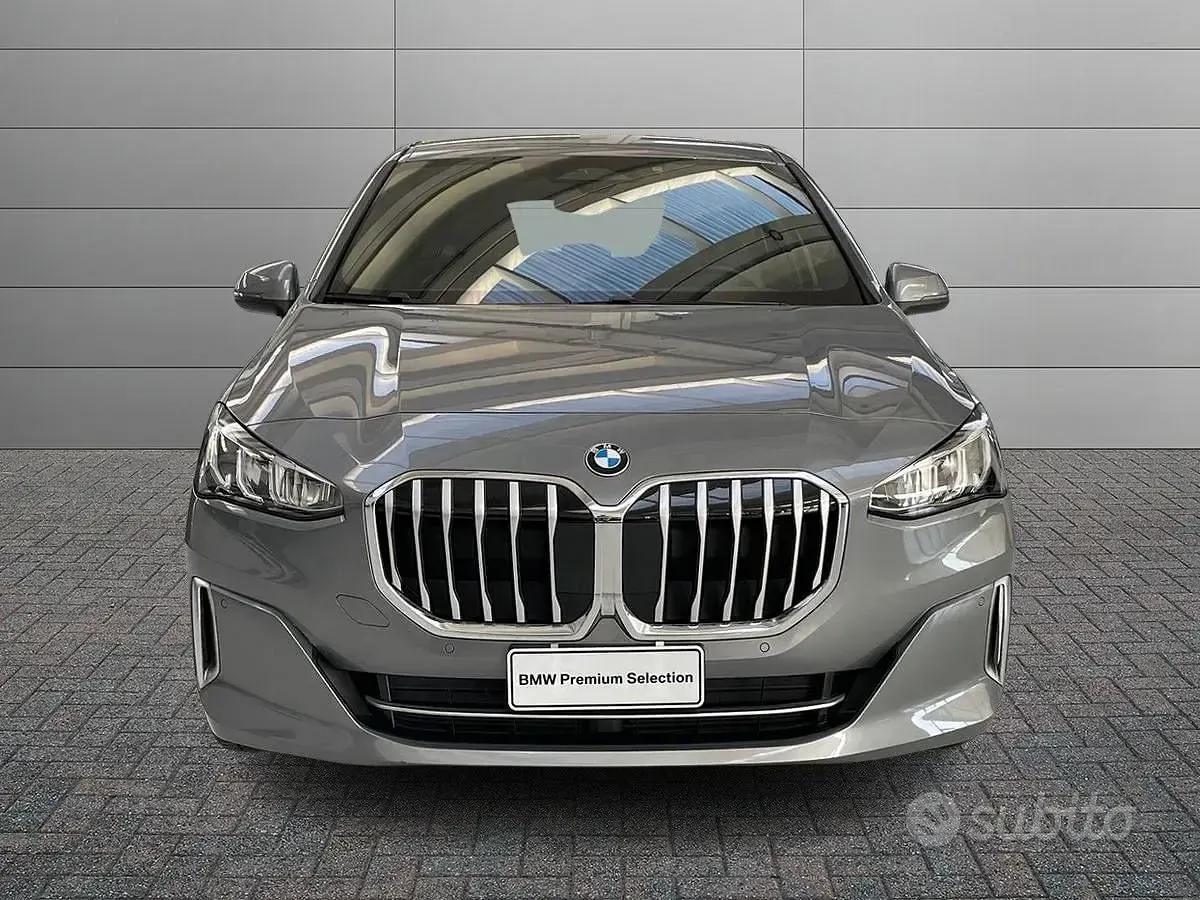 Usata BMW 220 Active Tourer Performance 156 CV (114 kW) 2023 Grigio Monovolume