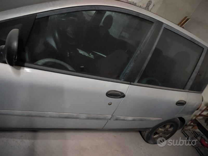 Usata Fiat Multipla 116 CV (85 kW) 2002 Grigio Monovolume
