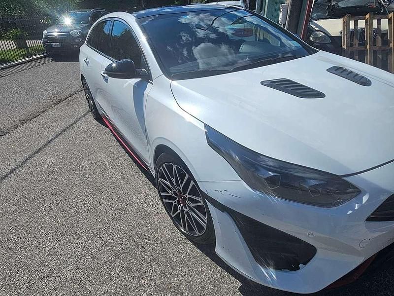 Usado Kia ProCeed 204 CV (150 kW) 2023 Blanco Utilitario