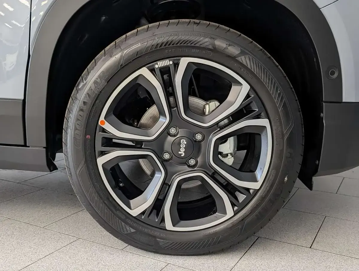 Nuova Jeep Avenger Summit 101 CV (74 kW) 2025 Grigio SUV