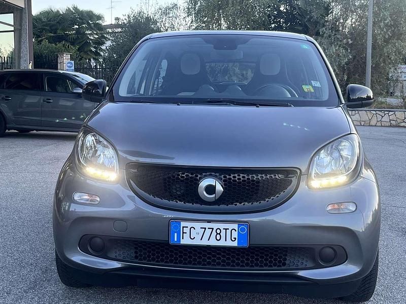 Usata Smart ForFour Passion 71 CV (52 kW) 2016 Grigio Utilitaria