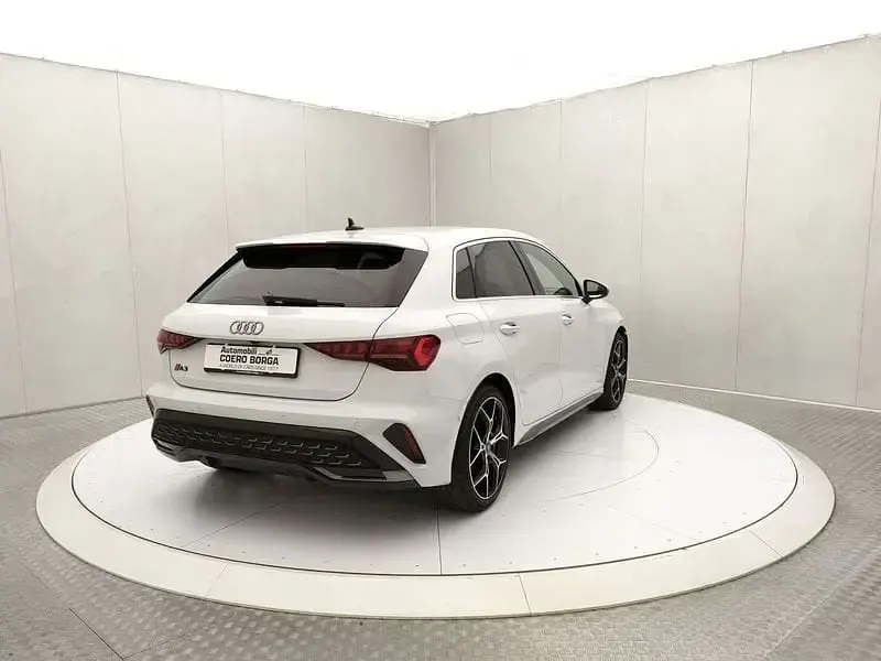 Usata Audi A3 Sportback Ambiente 150 CV (110 kW) 2024 Bianco Utilitaria