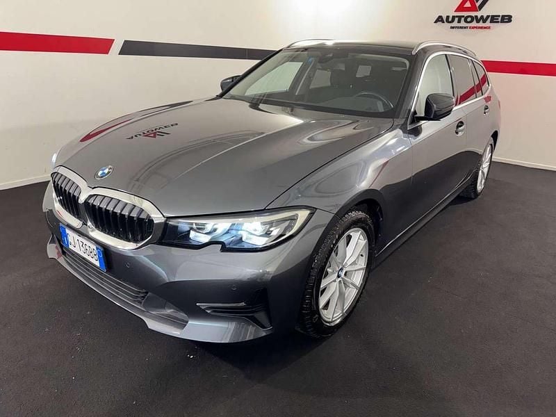 Usata BMW 320 Sport Line 190 CV (139 kW) 2022 Grigio Station wagon
