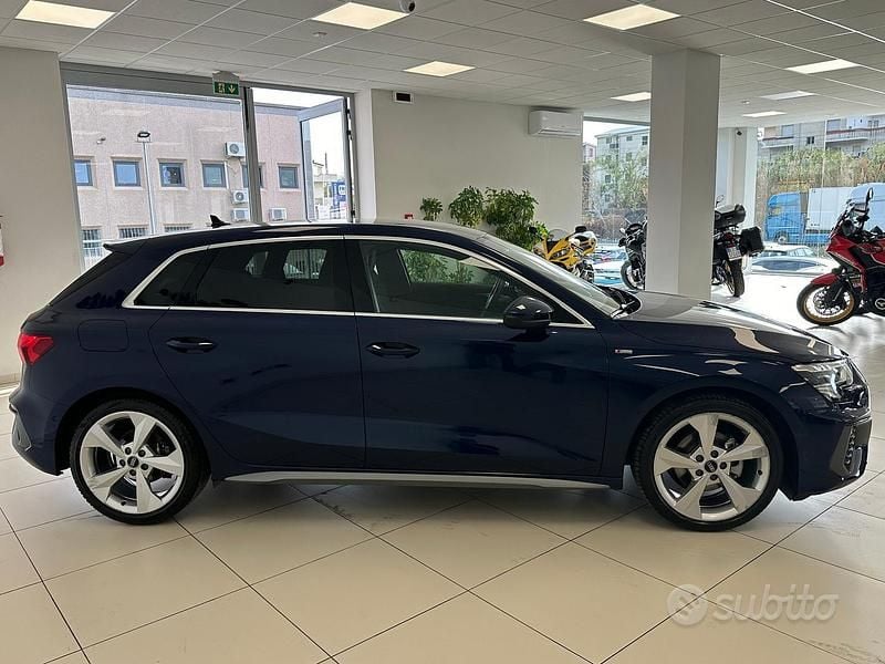Usata Audi A3 S-Line 150 CV (110 kW) 2024 Blu Berlina