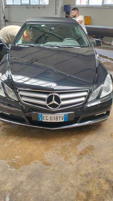 Usata Mercedes E250 Executive 204 CV (150 kW) 2012 Nero Cabrio