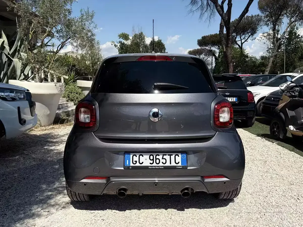 Usata Smart ForFour Brabus 109 CV (80 kW) 2018 Grigio Utilitaria