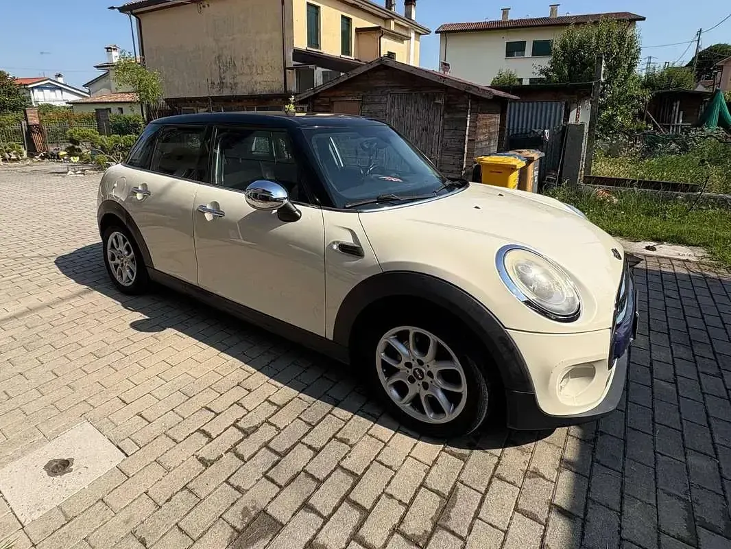Usata Mini Cooper D 116 CV (85 kW) 2015 Bianco Utilitaria