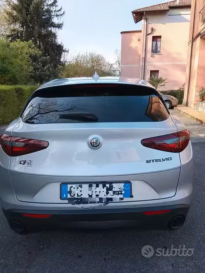Usata Alfa Romeo Stelvio 190 CV (139 kW) 2020 Grigio SUV