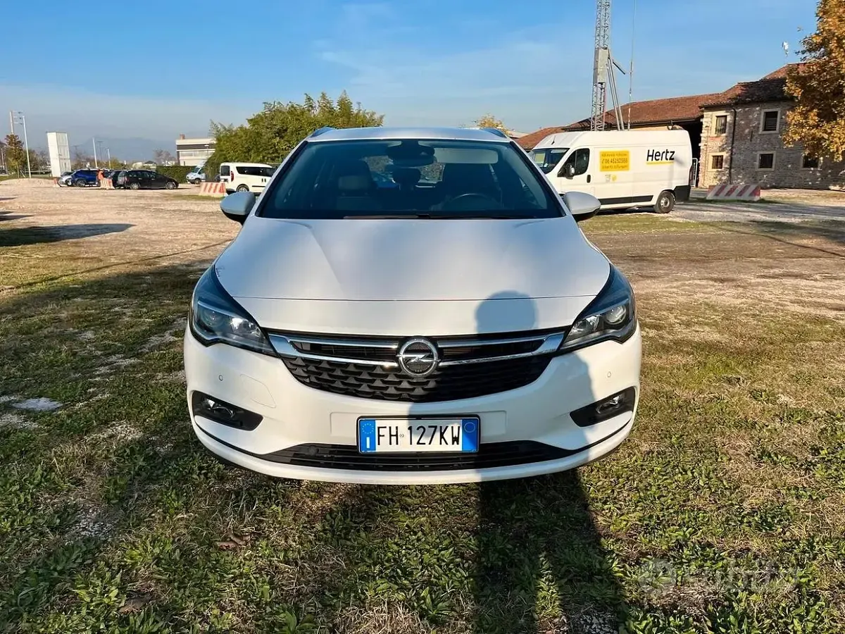 Usata Opel Astra 110 CV (80 kW) 2017 Bianco Station wagon