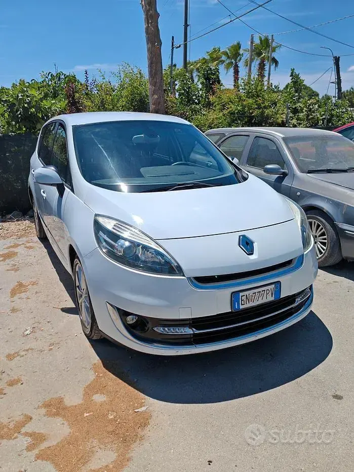 Usata Renault Scénic III 130 CV (95 kW) 2012 Bianco Monovolume