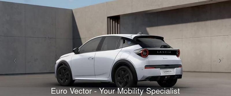 Nuova Lancia Ypsilon 101 CV (74 kW) 2025 Bianco Utilitaria