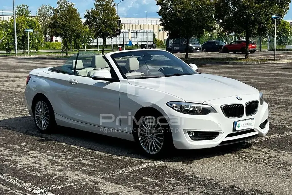 Usata BMW 218 Advantage 150 CV (110 kW) 2015 Bianco Cabrio