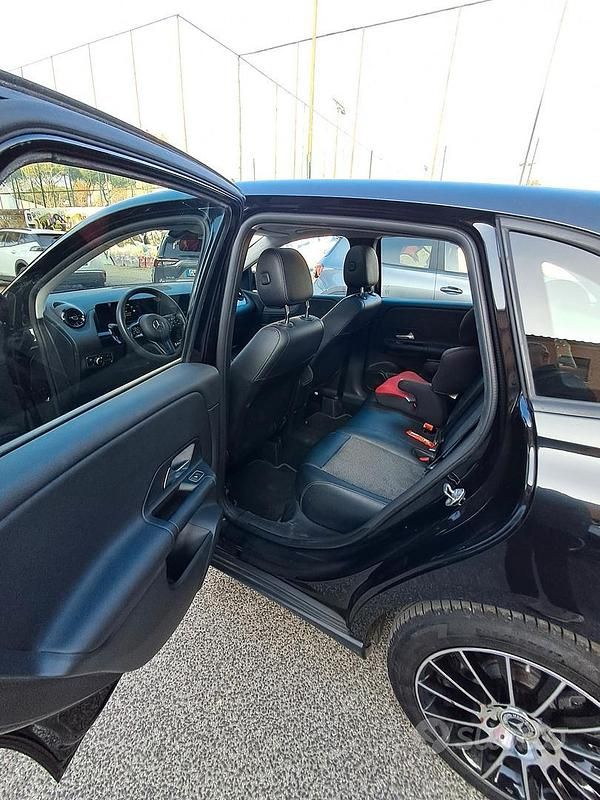 Usata Mercedes B180 2019 Nero Monovolume