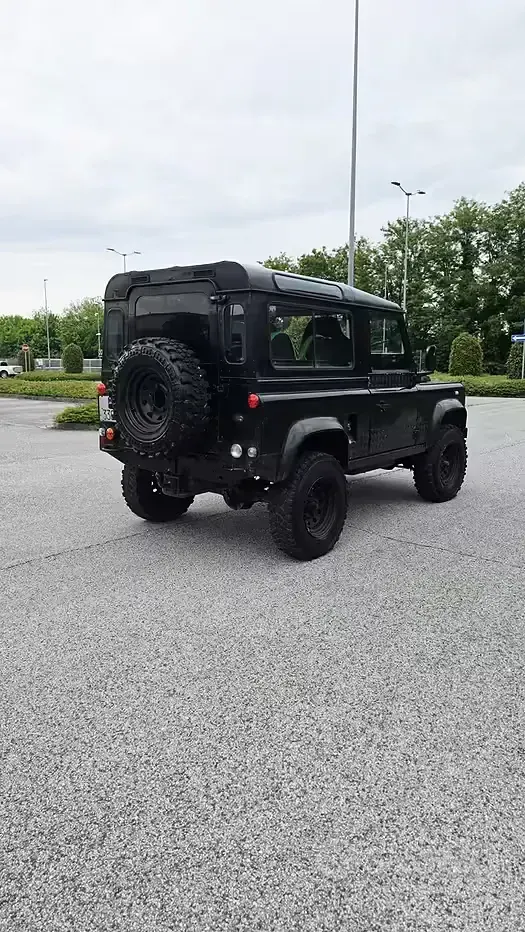Usata Land Rover Defender 86 CV (63 kW) 1990 SUV