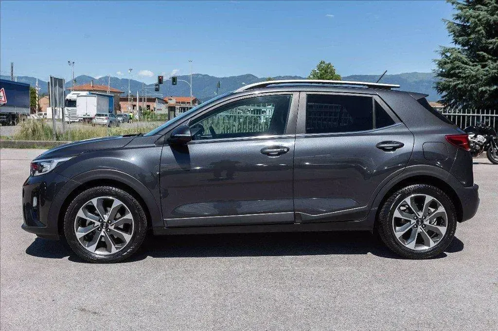 Usata Kia Stonic Urban 120 CV (88 kW) 2019 Grigio metallizzato SUV