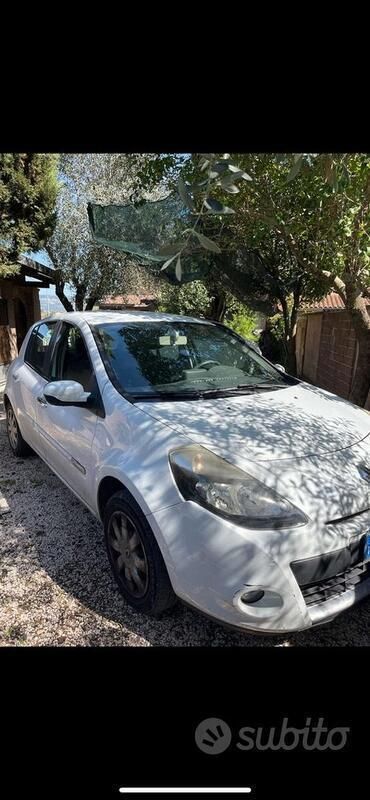 Usata Renault Clio III 75 CV (55 kW) 2009 Bianco Utilitaria