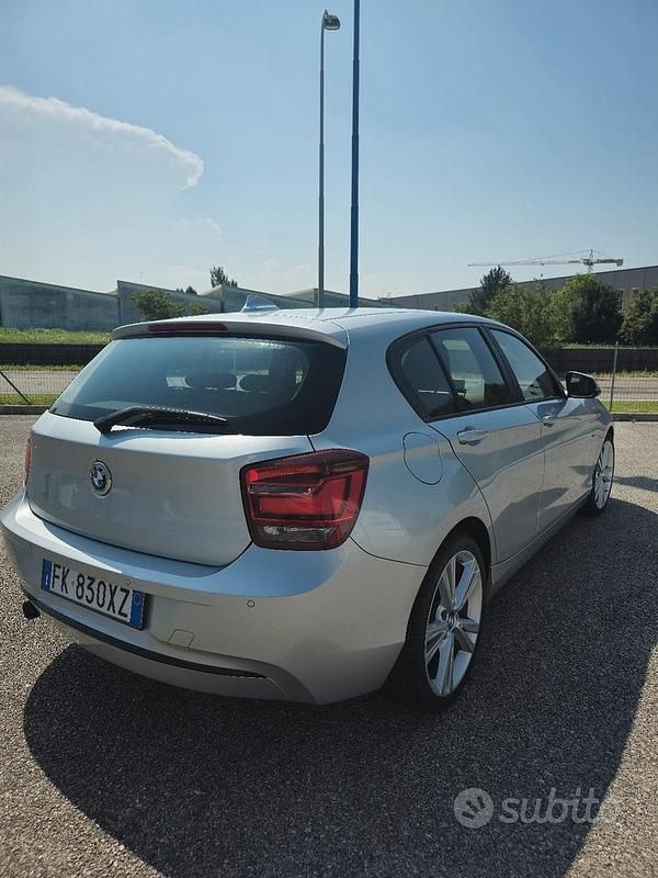 Usata BMW 118 Sport Line 143 CV (105 kW) 2014 Grigio Utilitaria