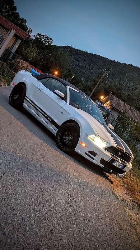 Usata Ford Mustang 250 CV (183 kW) 2014 Bianco Cabrio