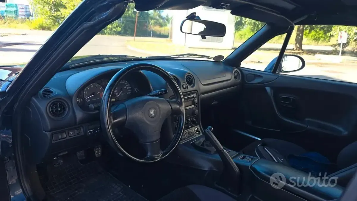 Usata Mazda MX5 110 CV (80 kW) 1998 Bluazzurro Cabrio