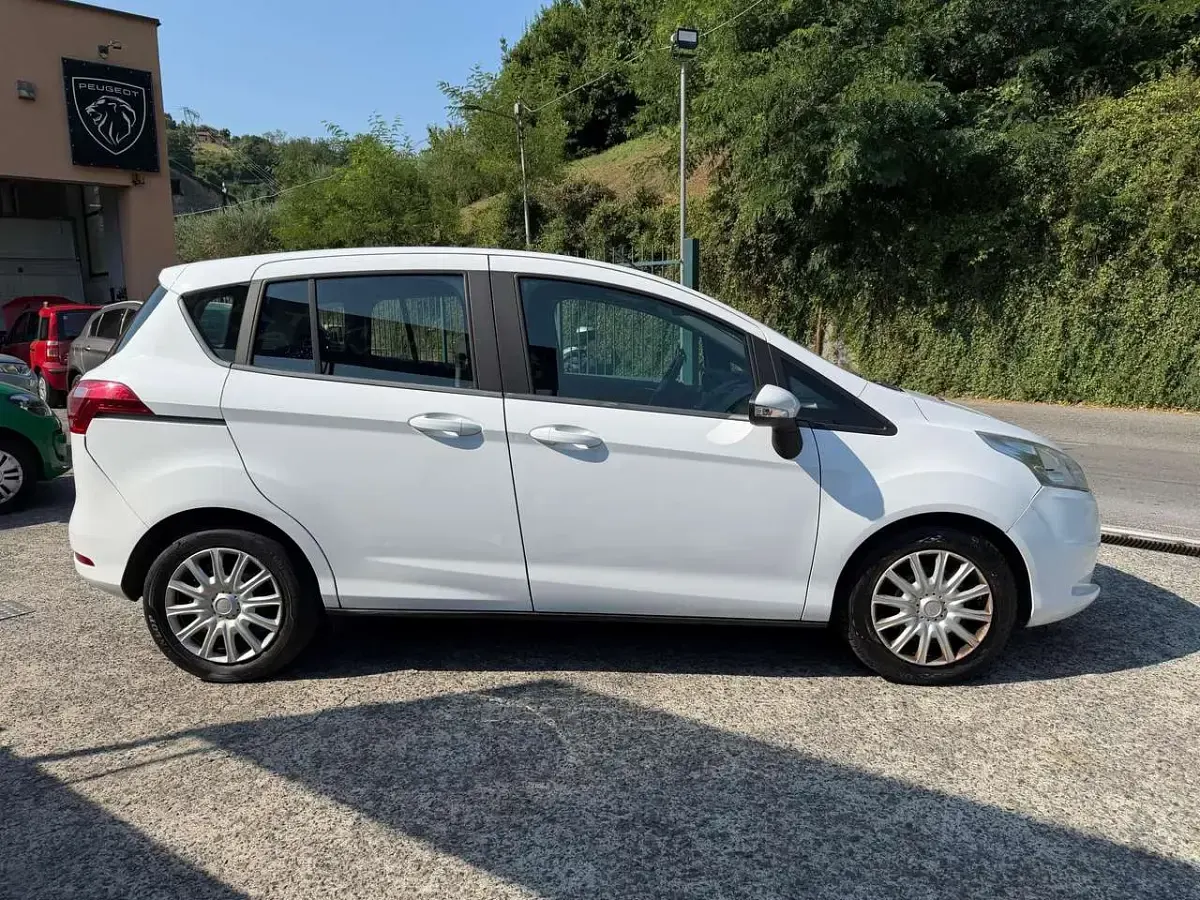 Usata Ford B-MAX 101 CV (74 kW) 2016 Bianco Monovolume