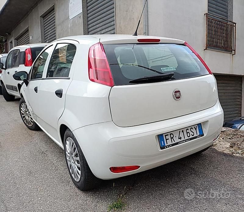 Usata Fiat Punto Lounge 95 CV (69 kW) 2018 Bianco Utilitaria