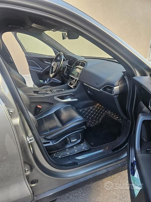 Usata Jaguar F-Pace 2022 Marrone SUV