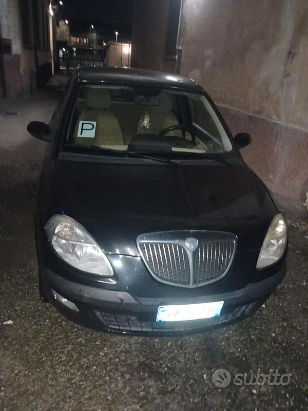 Nero Usata 2006 Lancia Ypsilon Due volumi | 2000 € - Immagine 1/4