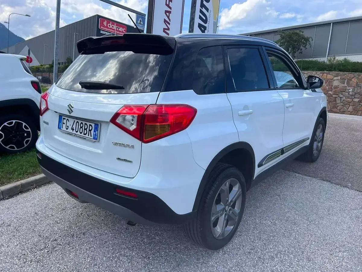 Usata Suzuki Vitara Cool 120 CV (88 kW) 2016 Bianco SUV